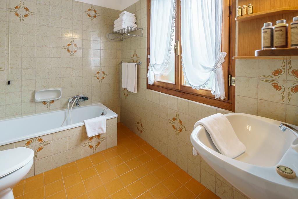 Hotel Roma San Vito di Cadore Ruang foto