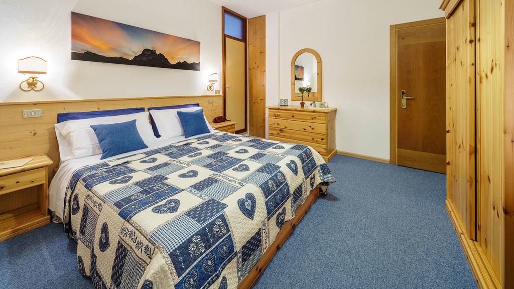 Hotel Roma San Vito di Cadore Ruang foto
