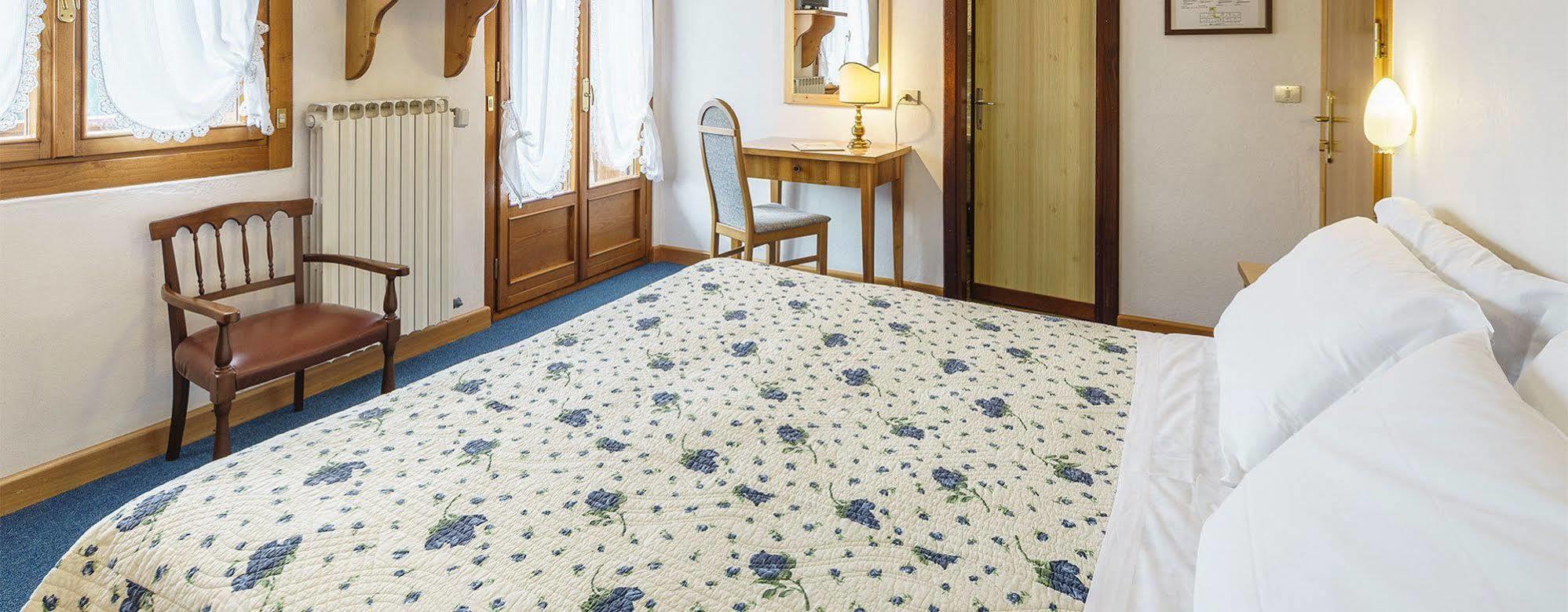 Hotel Roma San Vito di Cadore Bagian luar foto