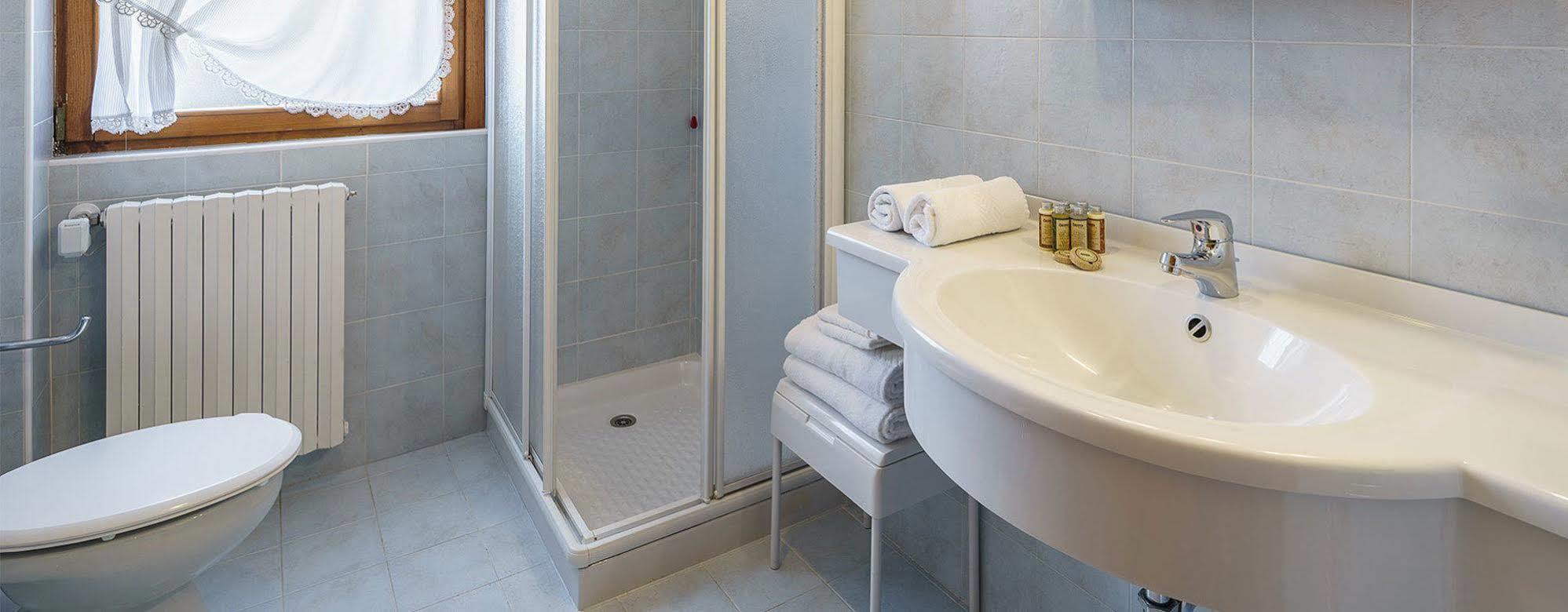Hotel Roma San Vito di Cadore Bagian luar foto