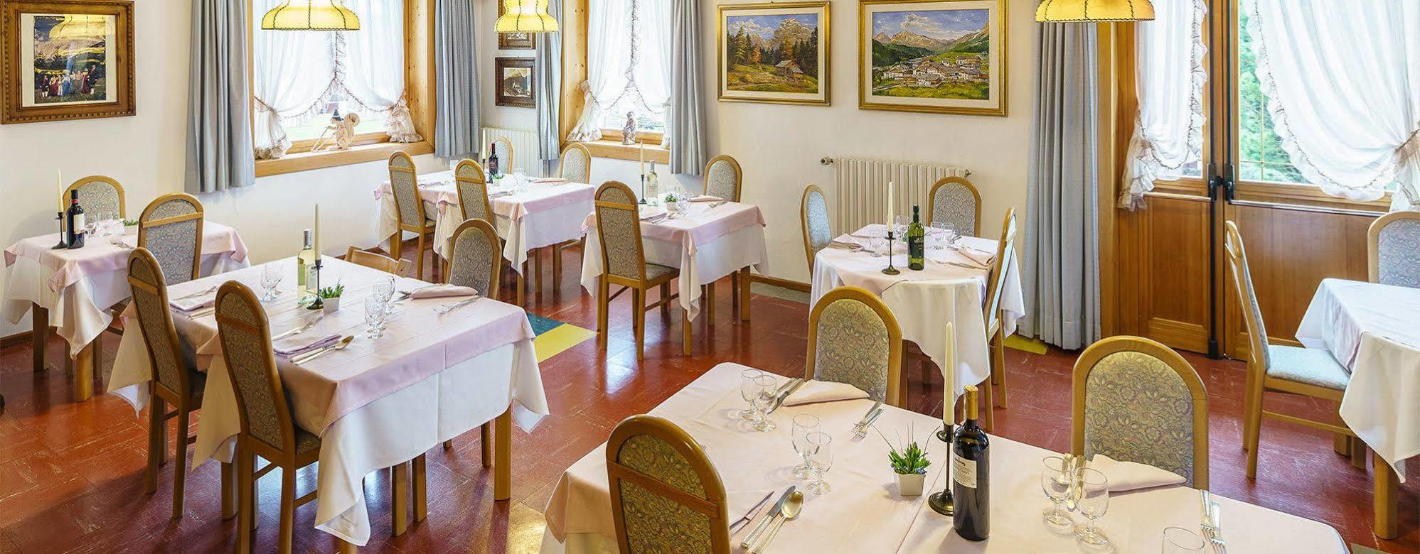 Hotel Roma San Vito di Cadore Bagian luar foto
