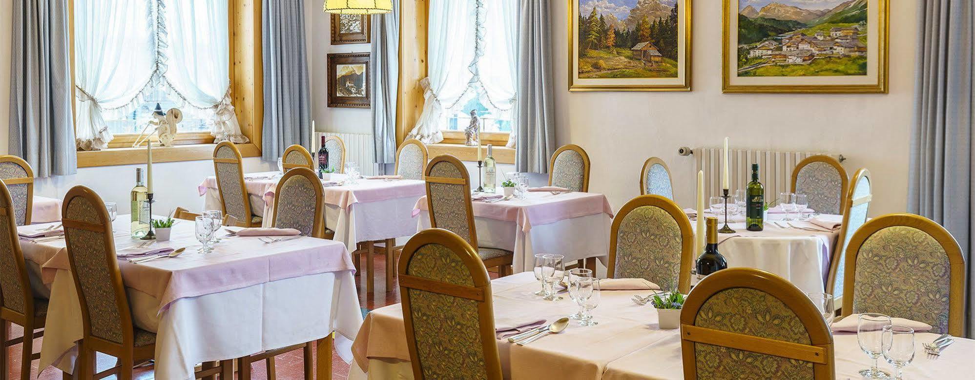 Hotel Roma San Vito di Cadore Bagian luar foto